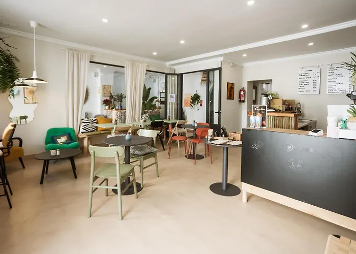 Naim Guest House Nerja